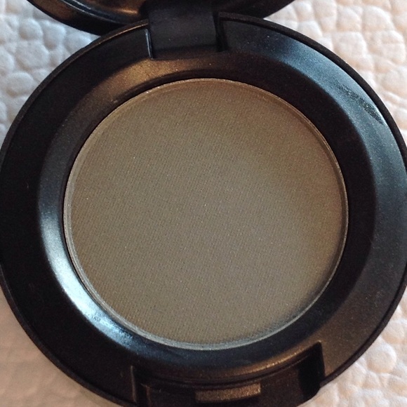 MAC Cosmetics satin Eye Shadow "SWELL BABY" - Picture 3 of 6